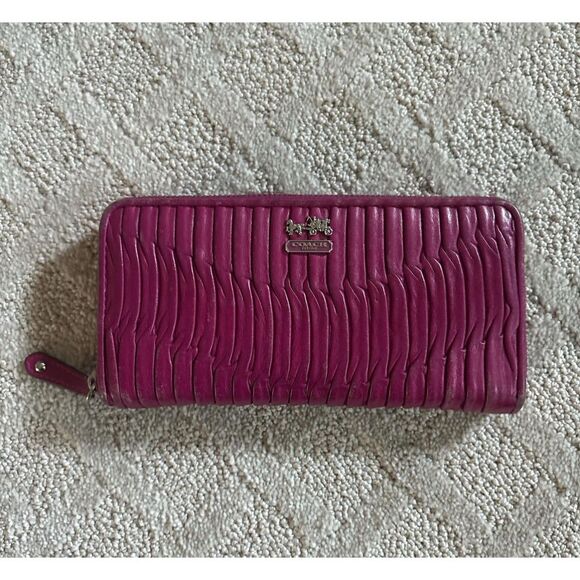 COACH Madison Women's Wallet Pink Leather Logo Accents - Picture 1 of 6